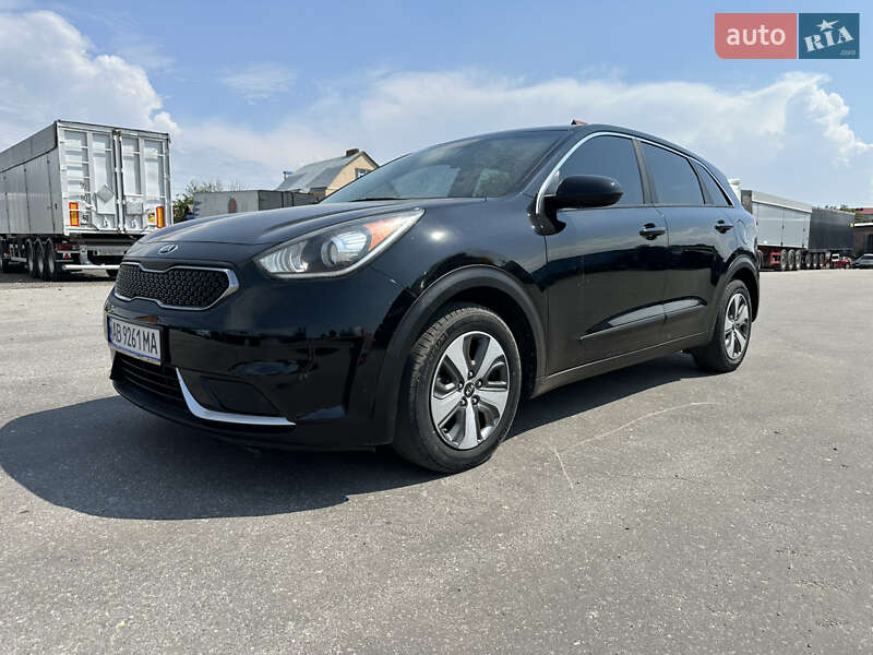 Внедорожник / Кроссовер Kia Niro 2017 в 