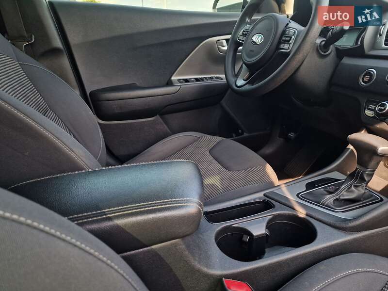 Позашляховик / Кросовер Kia Niro 2018 в Львові