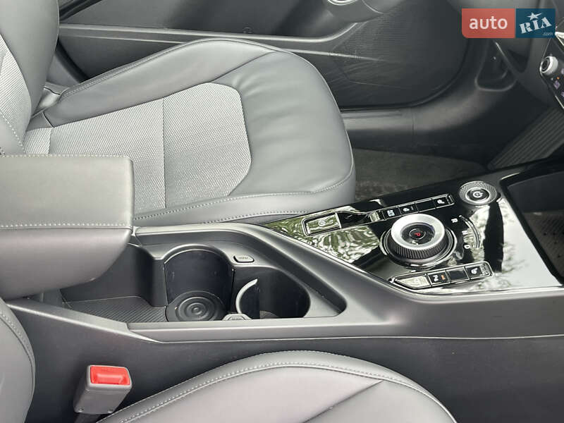 Позашляховик / Кросовер Kia Niro 2023 в Переяславі