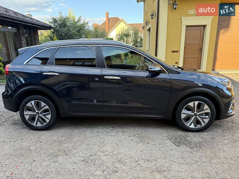 Позашляховик / Кросовер Kia Niro 2020 в Львові