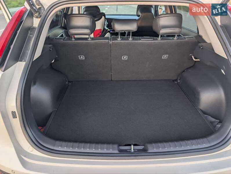 Внедорожник / Кроссовер Kia Niro 2023 в Ровно