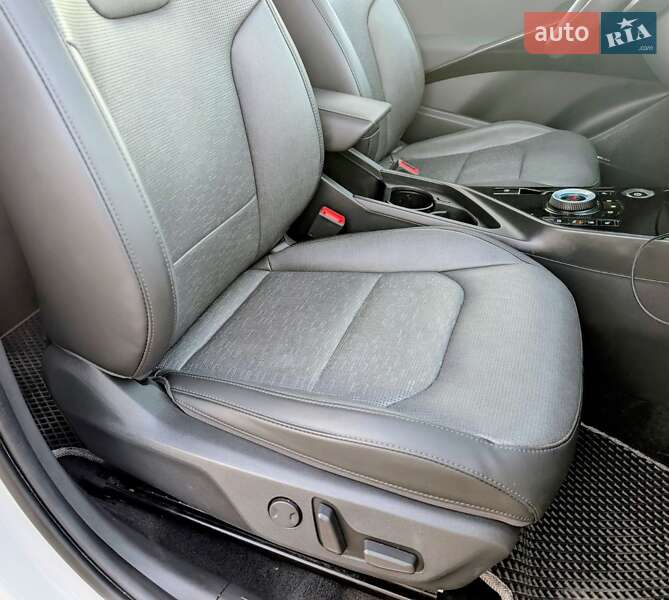 Внедорожник / Кроссовер Kia Niro 2023 в Ровно