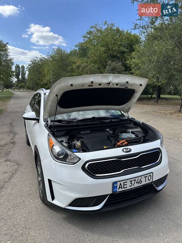 Внедорожник / Кроссовер Kia Niro 2017 в Кривом Роге фото 6 Внедорожник / Кроссовер Kia Niro 2017 в Кривом Роге