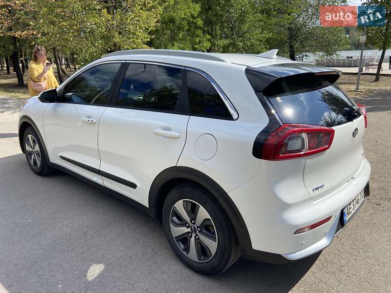 Внедорожник / Кроссовер Kia Niro 2017 в Кривом Роге фото 5 Внедорожник / Кроссовер Kia Niro 2017 в Кривом Роге