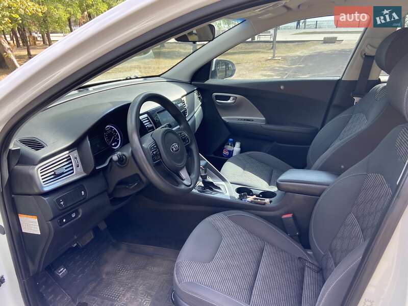 Внедорожник / Кроссовер Kia Niro 2017 в Кривом Роге фото 8 Внедорожник / Кроссовер Kia Niro 2017 в Кривом Роге