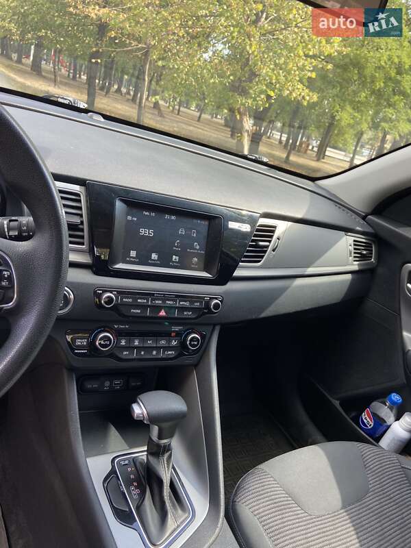 Внедорожник / Кроссовер Kia Niro 2017 в Кривом Роге фото 10 Внедорожник / Кроссовер Kia Niro 2017 в Кривом Роге