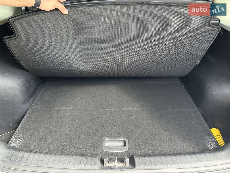 Внедорожник / Кроссовер Kia Niro 2017 в Кривом Роге фото 17 Внедорожник / Кроссовер Kia Niro 2017 в Кривом Роге