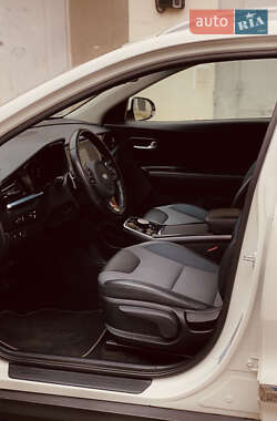Внедорожник / Кроссовер Kia Niro 2020 в 