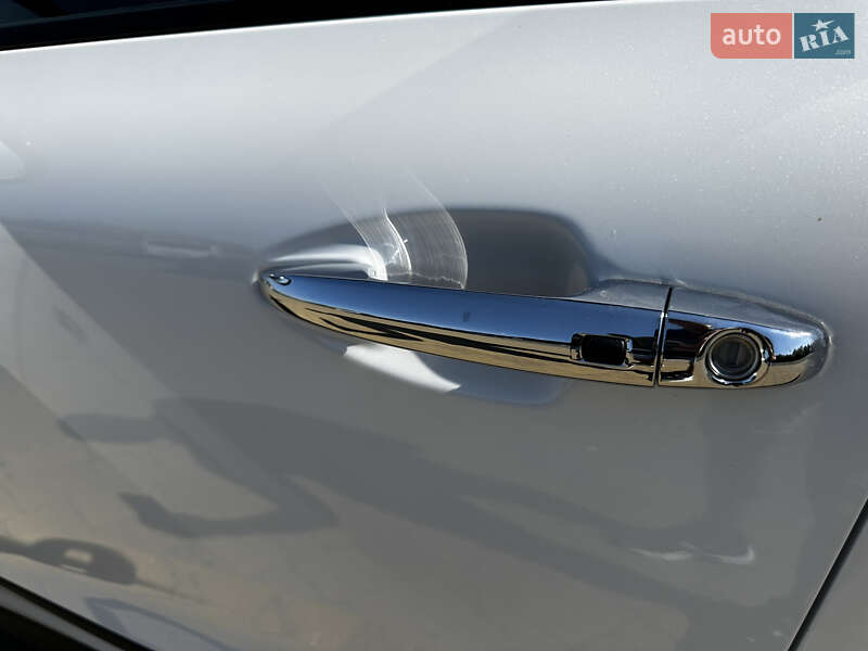 Позашляховик / Кросовер Kia Niro 2019 в Львові