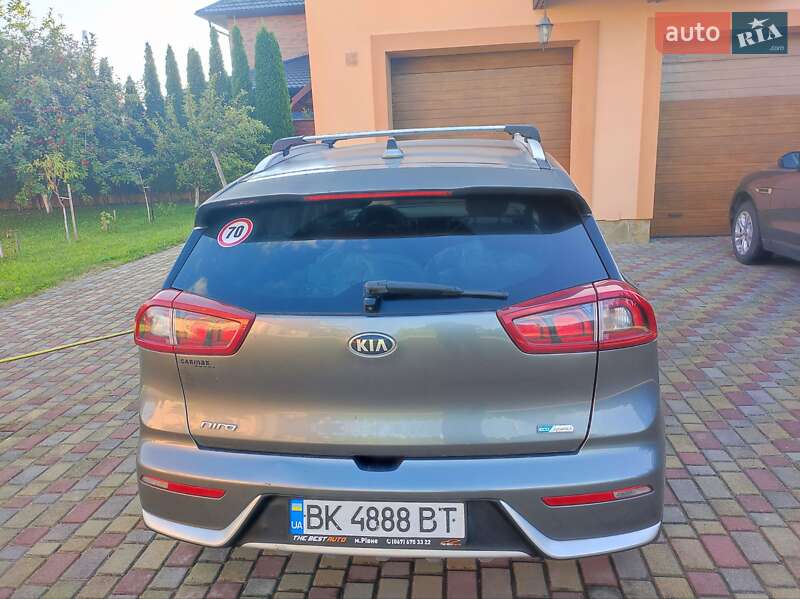 Внедорожник / Кроссовер Kia Niro 2017 в Ровно