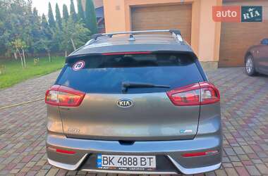 Внедорожник / Кроссовер Kia Niro 2017 в 