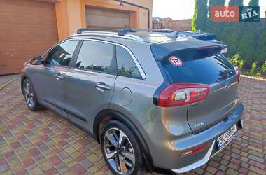 Внедорожник / Кроссовер Kia Niro 2017 в 