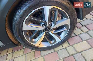 Внедорожник / Кроссовер Kia Niro 2017 в 