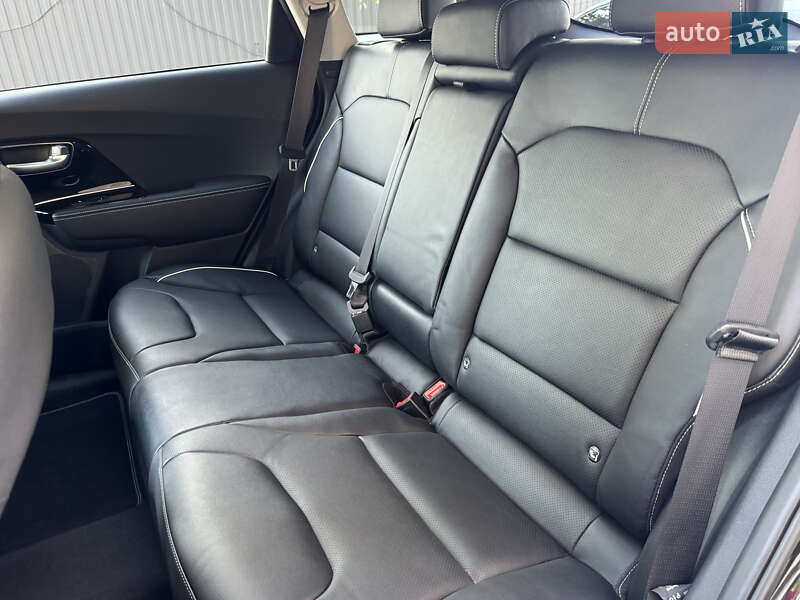 Позашляховик / Кросовер Kia Niro 2020 в Києві фото 64 Позашляховик / Кросовер Kia Niro 2020 в Києві