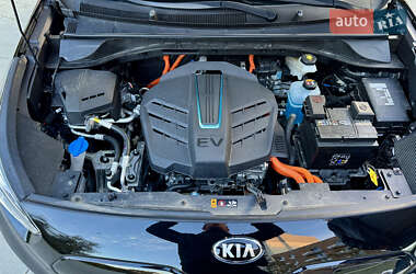 Внедорожник / Кроссовер Kia Niro 2020 в 