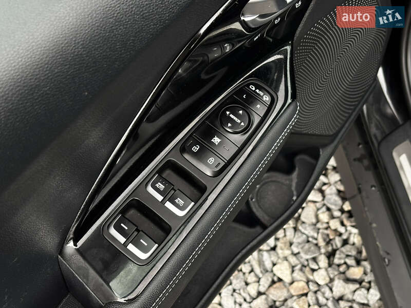 Внедорожник / Кроссовер Kia Niro 2020 в Львове