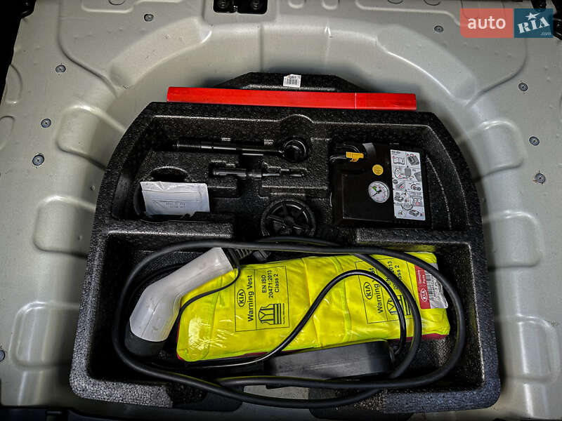 Позашляховик / Кросовер Kia Niro 2019 в Бродах фото 103 Позашляховик / Кросовер Kia Niro 2019 в Бродах