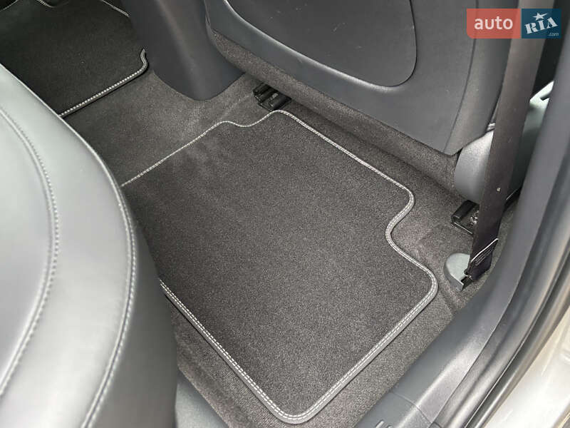 Внедорожник / Кроссовер Kia Niro 2022 в Житомире