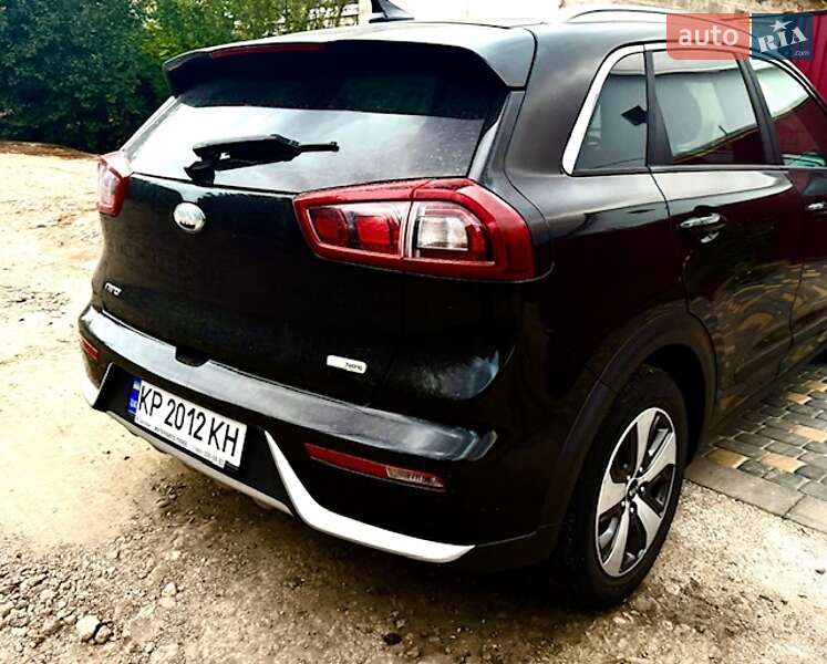 Внедорожник / Кроссовер Kia Niro 2017 в Запорожье