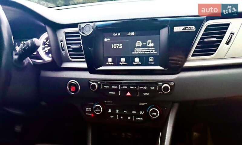 Внедорожник / Кроссовер Kia Niro 2017 в Запорожье