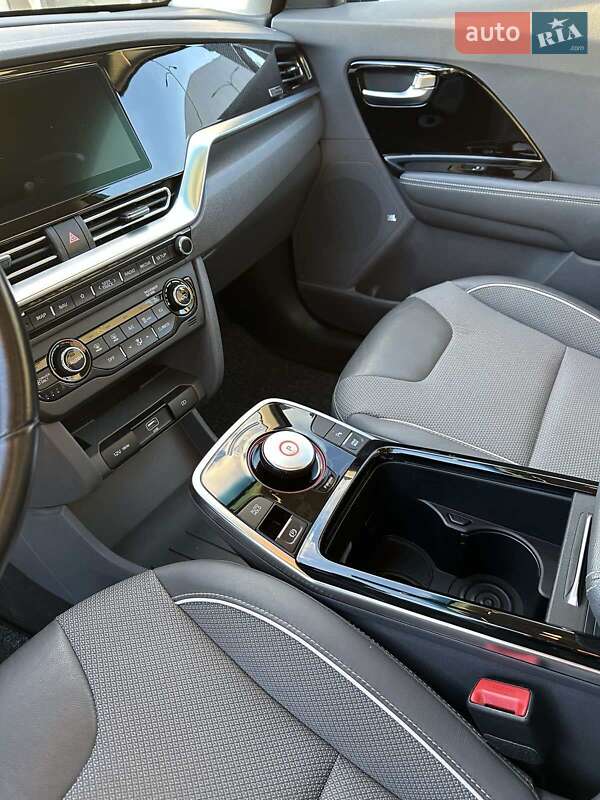 Позашляховик / Кросовер Kia Niro 2020 в Львові