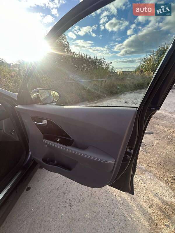 Позашляховик / Кросовер Kia Niro 2020 в Львові