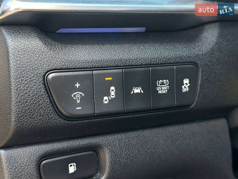 Позашляховик / Кросовер Kia Niro 2020 в Києві фото 31 Позашляховик / Кросовер Kia Niro 2020 в Києві