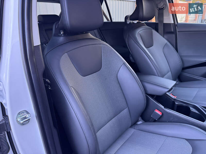 Внедорожник / Кроссовер Kia Niro 2023 в Казатине