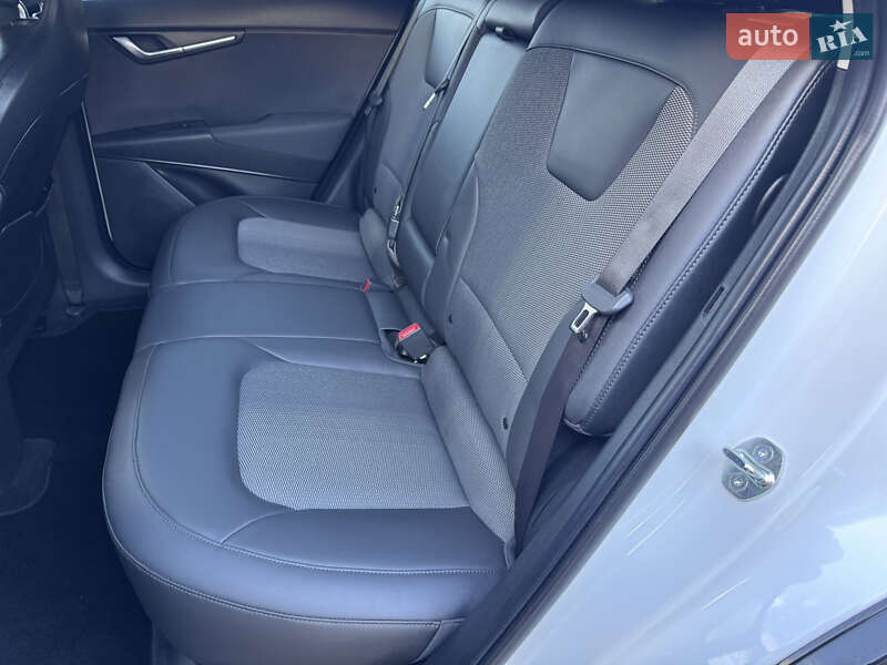 Внедорожник / Кроссовер Kia Niro 2023 в Казатине
