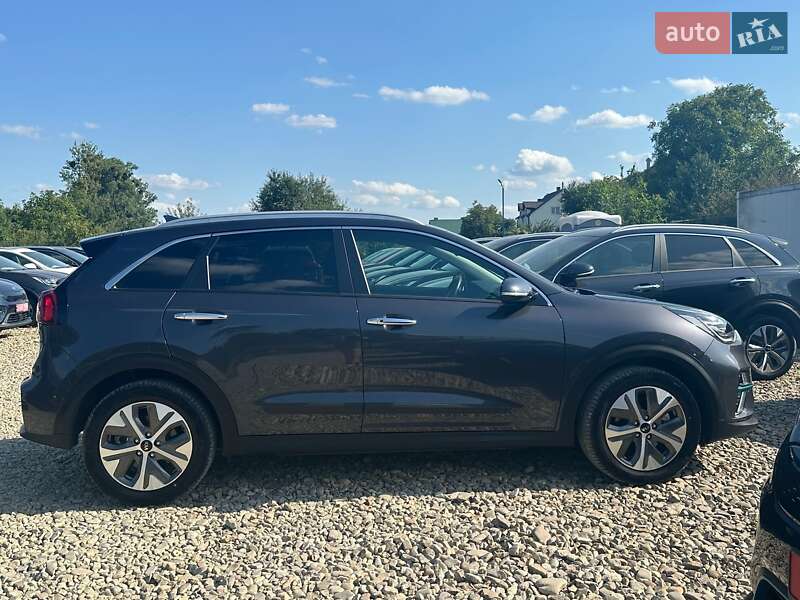 Позашляховик / Кросовер Kia Niro 2020 в Львові