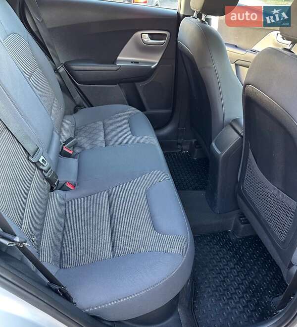 Позашляховик / Кросовер Kia Niro 2018 в Львові фото 13 Позашляховик / Кросовер Kia Niro 2018 в Львові
