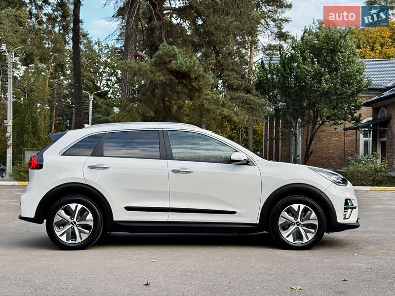 Внедорожник / Кроссовер Kia Niro 2022 в Киеве