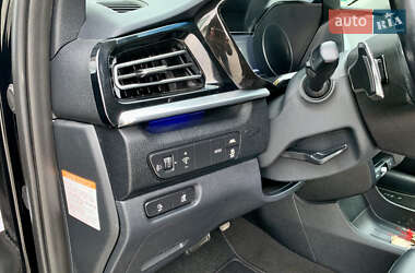 Позашляховик / Кросовер Kia Niro 2021 в 