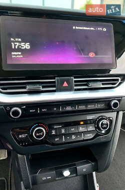 Позашляховик / Кросовер Kia Niro 2021 в 