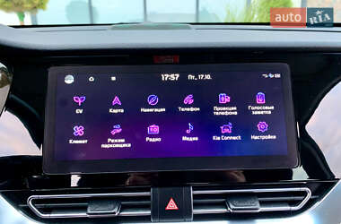 Позашляховик / Кросовер Kia Niro 2021 в 