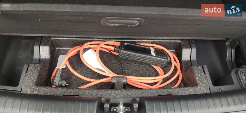 Позашляховик / Кросовер Kia Niro 2019 в Дніпрі фото 14 Позашляховик / Кросовер Kia Niro 2019 в Дніпрі