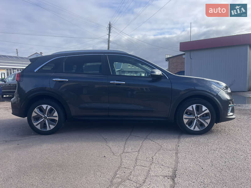 Внедорожник / Кроссовер Kia Niro 2021 в Бахмаче фото 12 Внедорожник / Кроссовер Kia Niro 2021 в Бахмаче