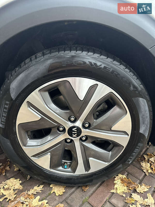 Внедорожник / Кроссовер Kia Niro 2020 в Ирпене