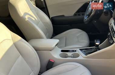 Позашляховик / Кросовер Kia Niro 2018 в  фото 39 Позашляховик / Кросовер Kia Niro 2018 в