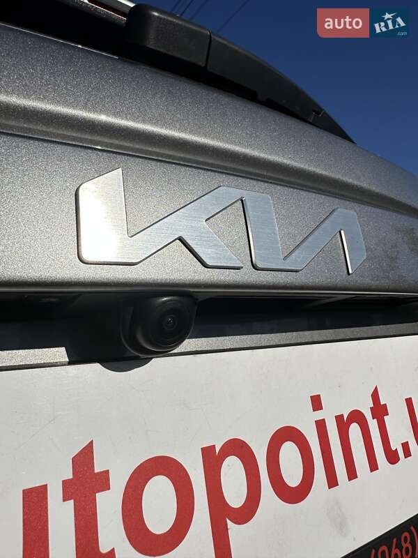 Внедорожник / Кроссовер Kia Niro 2024 в Белогородке