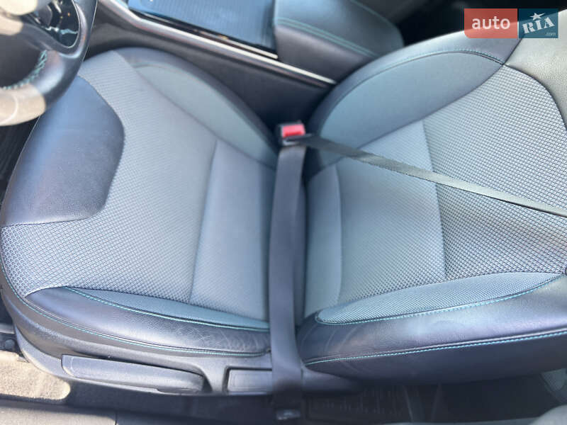 Внедорожник / Кроссовер Kia Niro 2019 в Львове