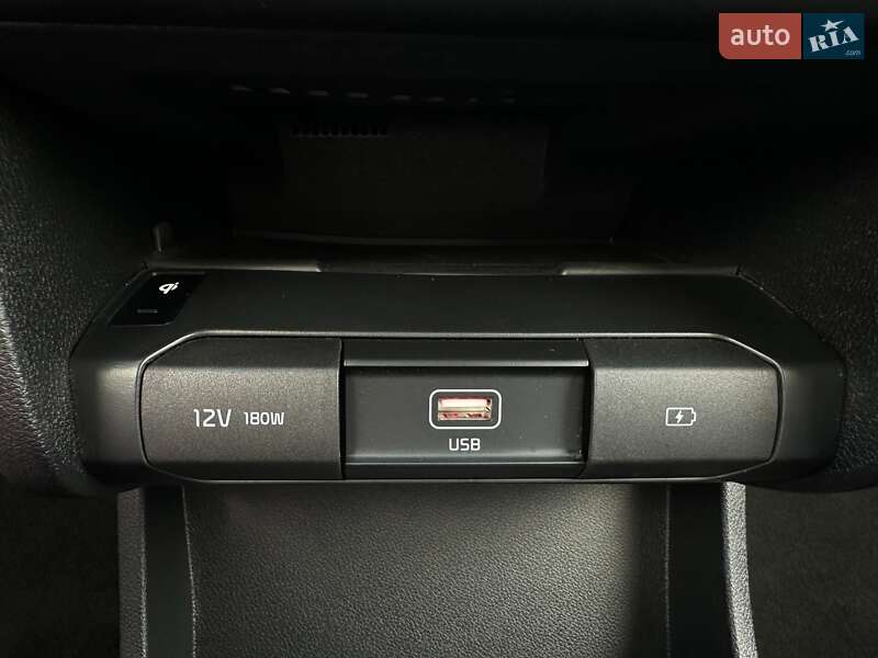 Позашляховик / Кросовер Kia Niro 2020 в Львові фото 14 Позашляховик / Кросовер Kia Niro 2020 в Львові