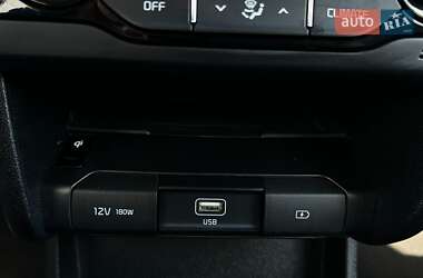 Внедорожник / Кроссовер Kia Niro 2020 в 