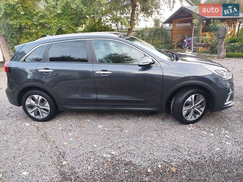 Внедорожник / Кроссовер Kia Niro 2019 в Львове фото 9 Внедорожник / Кроссовер Kia Niro 2019 в Львове