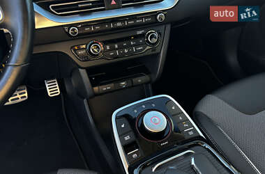 Внедорожник / Кроссовер Kia Niro 2022 в 