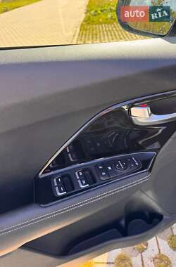 Внедорожник / Кроссовер Kia Niro 2020 в 