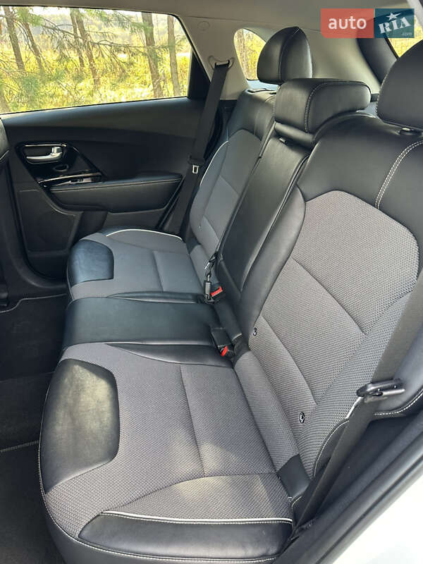 Позашляховик / Кросовер Kia Niro 2020 в Львові фото 33 Позашляховик / Кросовер Kia Niro 2020 в Львові