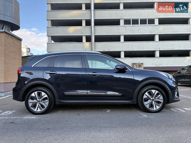Внедорожник / Кроссовер Kia Niro 2020 в Киеве