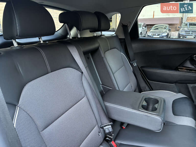 Внедорожник / Кроссовер Kia Niro 2020 в Киеве