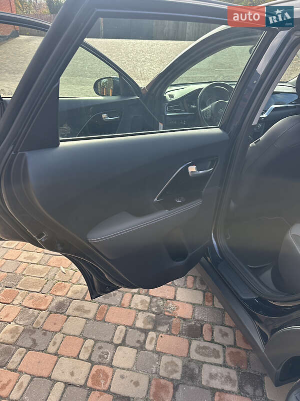 Позашляховик / Кросовер Kia Niro 2020 в Києві